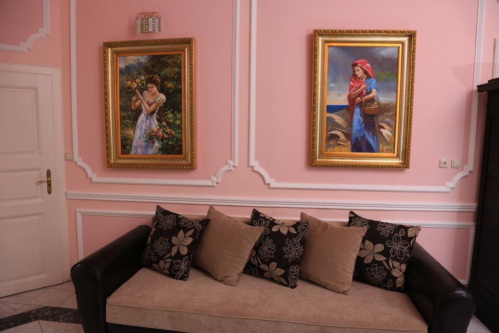 Sir David Balaton Castle Chalet Balatonszepezd