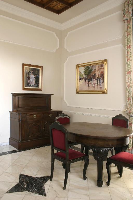 Sir David Balaton Castle *