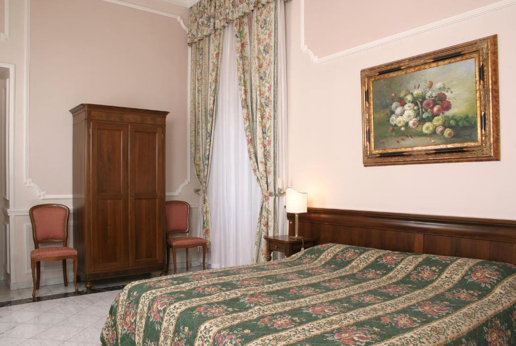 Sir David Balaton Castle Chalet