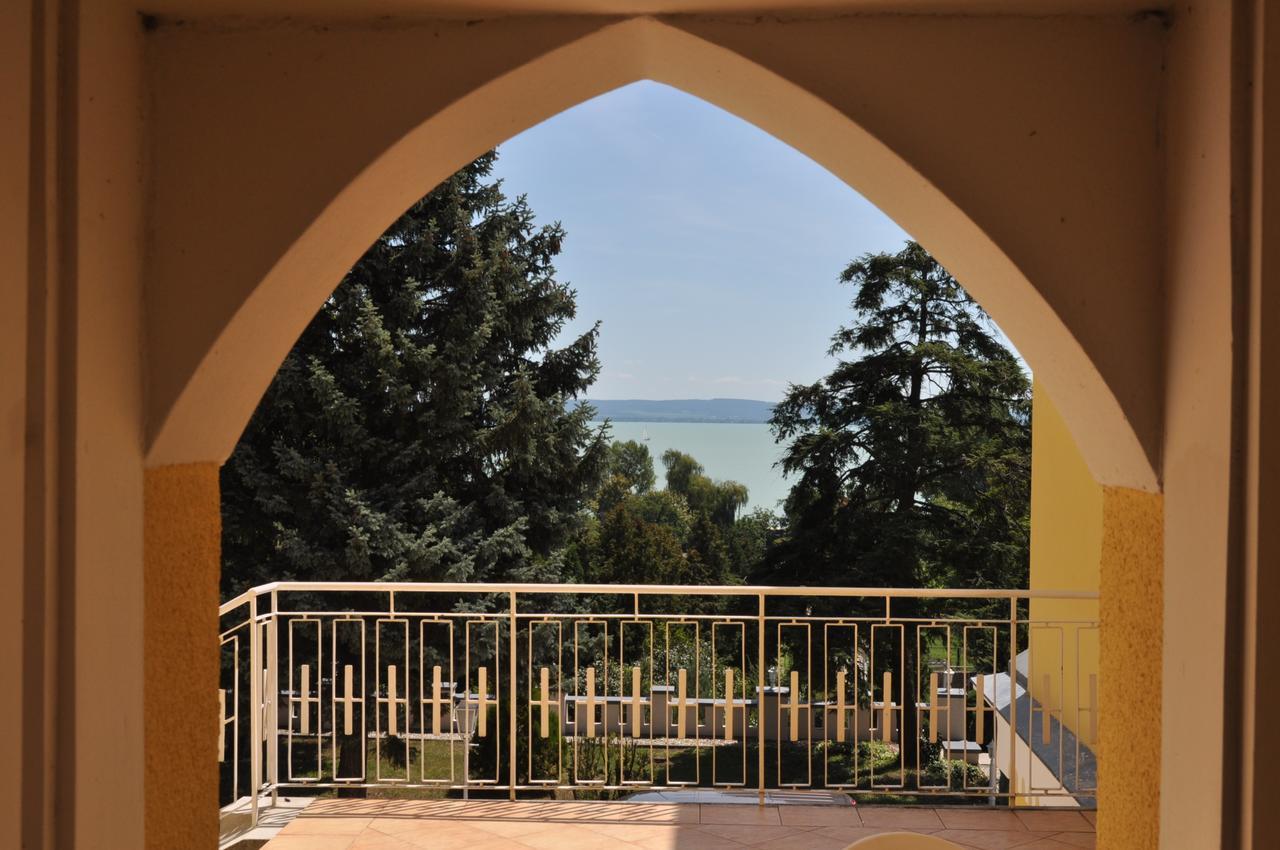 Sir David Balaton Castle *
